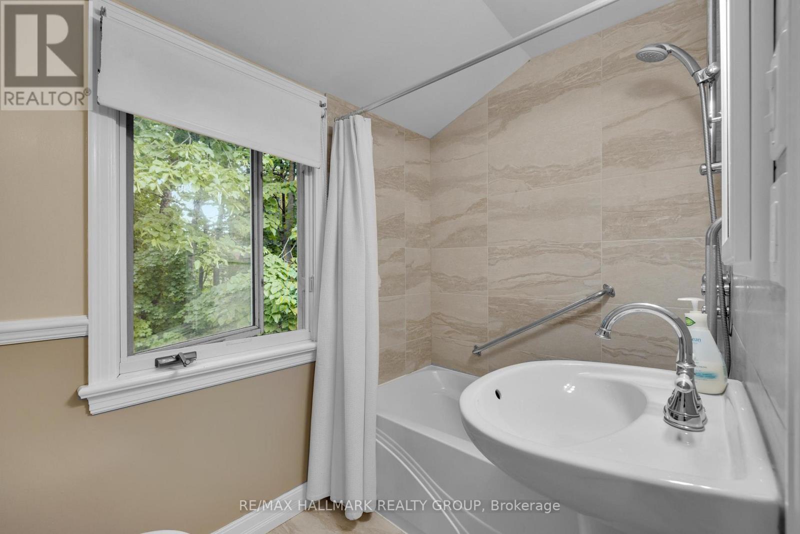 249 Old Irving Place, Ottawa, Ontario  K1Y 1Z9 - Photo 24 - X12212208