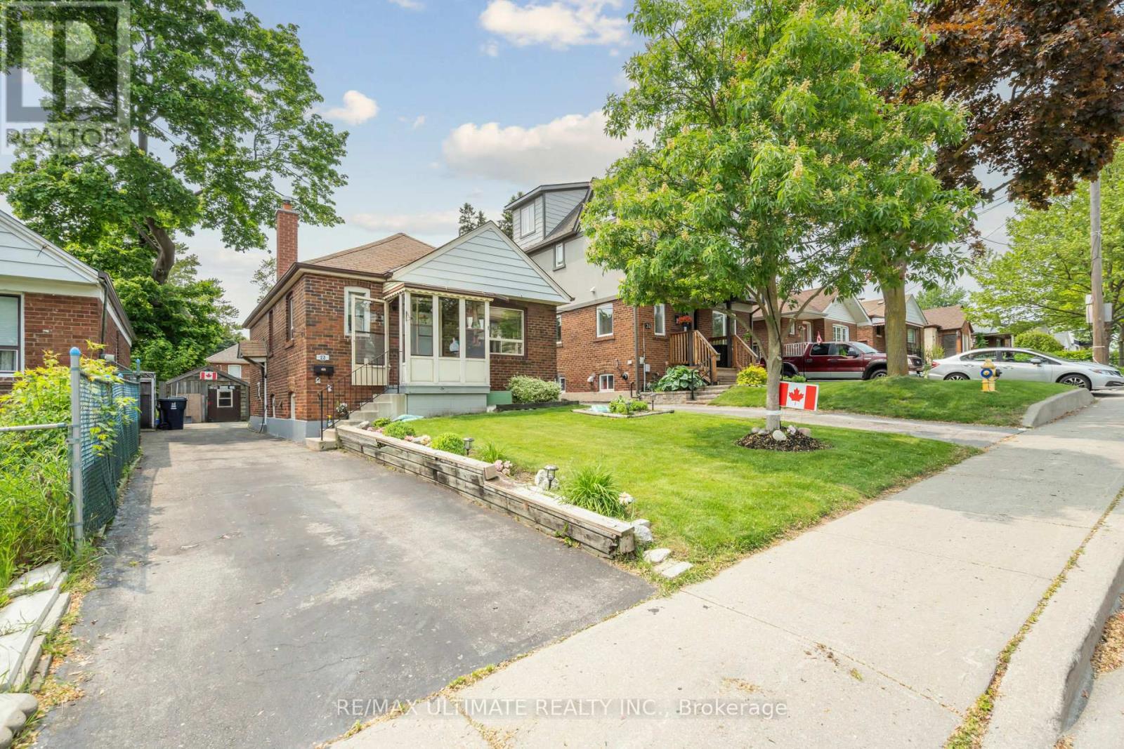 22 STEPHEN DRIVE, Toronto, Ontario