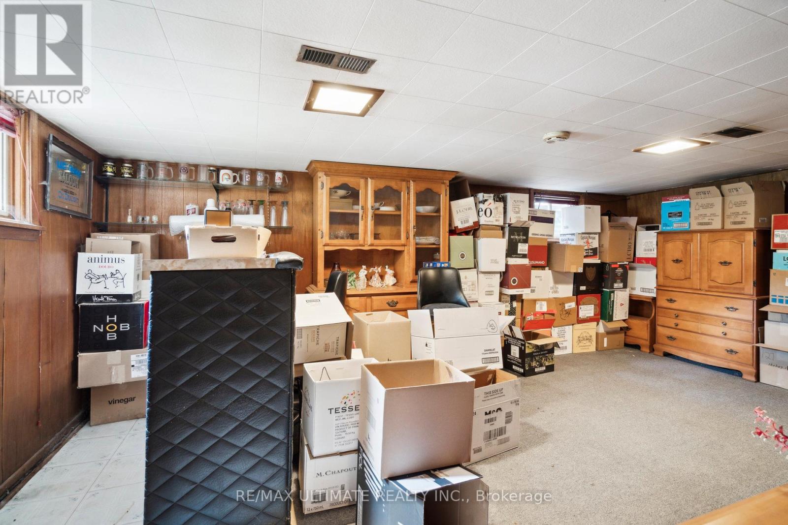 22 Stephen Drive, Toronto (Stonegate-Queensway), Ontario  M8Y 3M6 - Photo 11 - W12211888