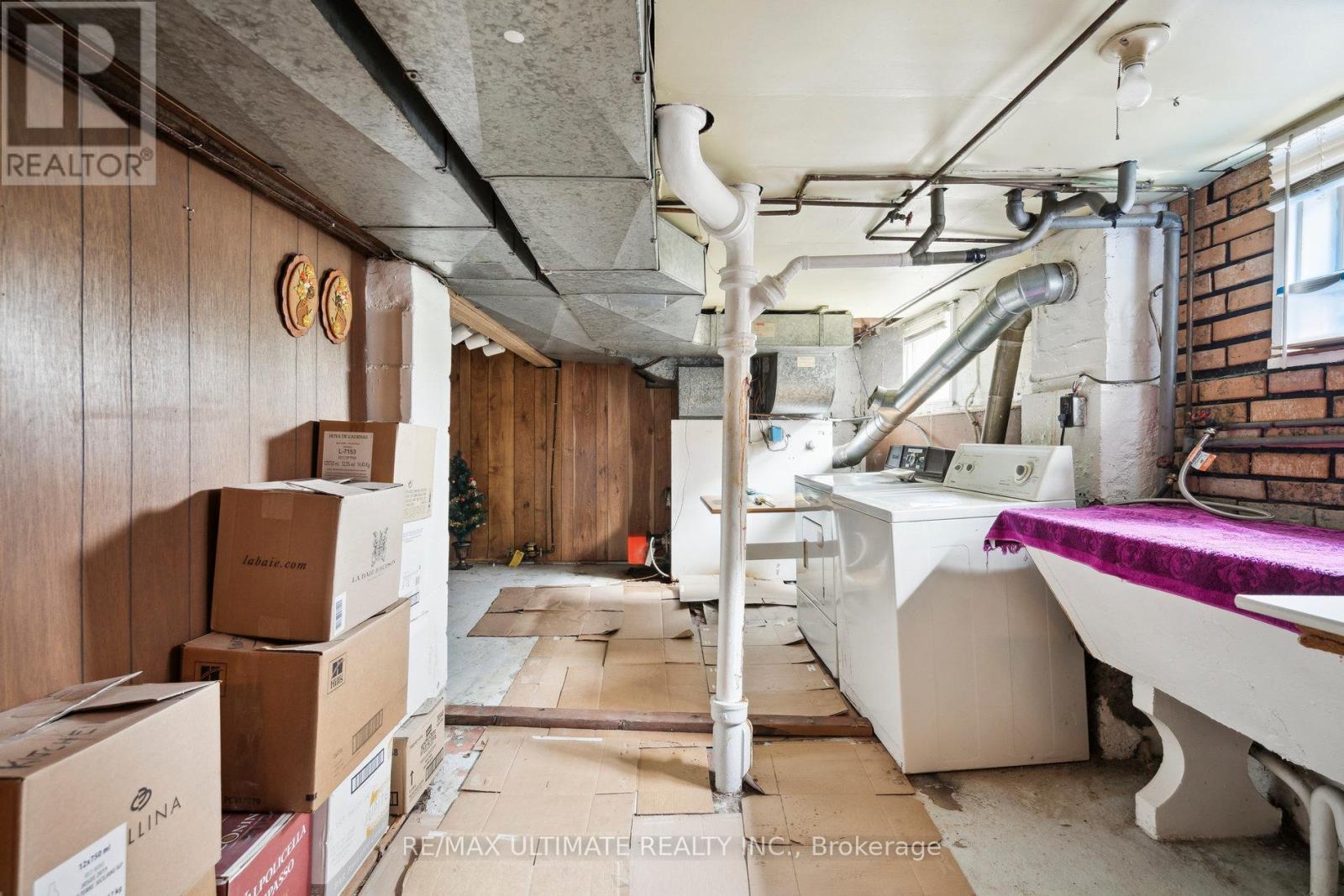 22 Stephen Drive, Toronto (Stonegate-Queensway), Ontario  M8Y 3M6 - Photo 12 - W12211888