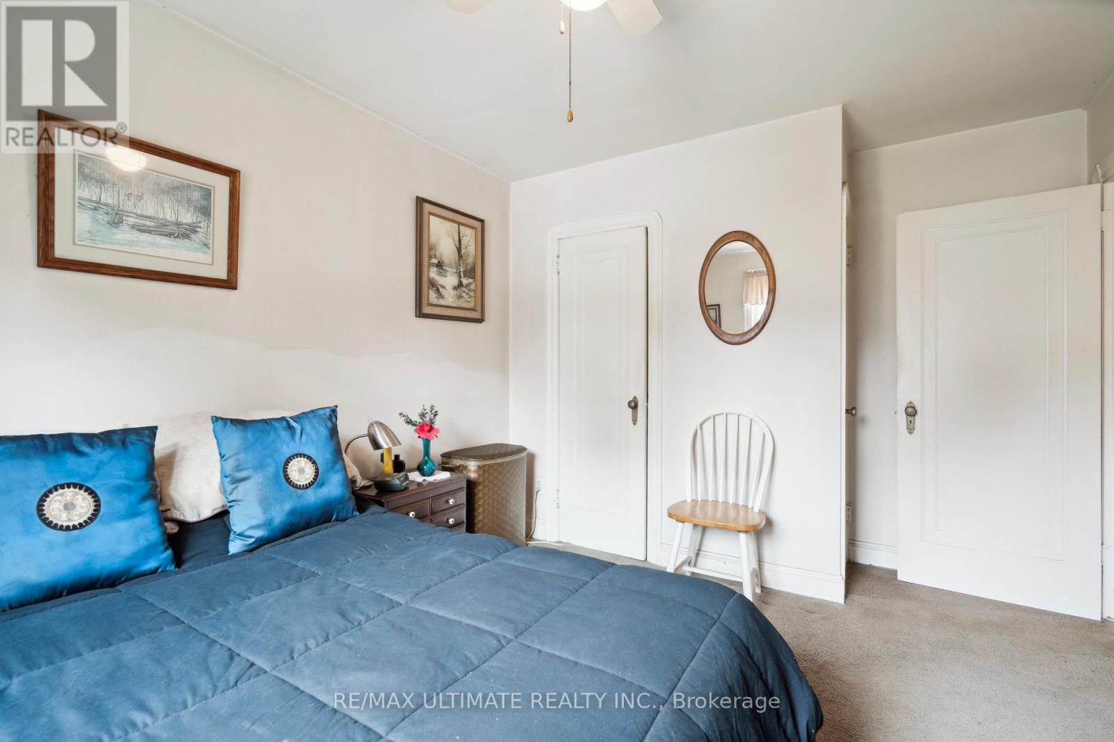 22 Stephen Drive, Toronto (Stonegate-Queensway), Ontario  M8Y 3M6 - Photo 8 - W12211888