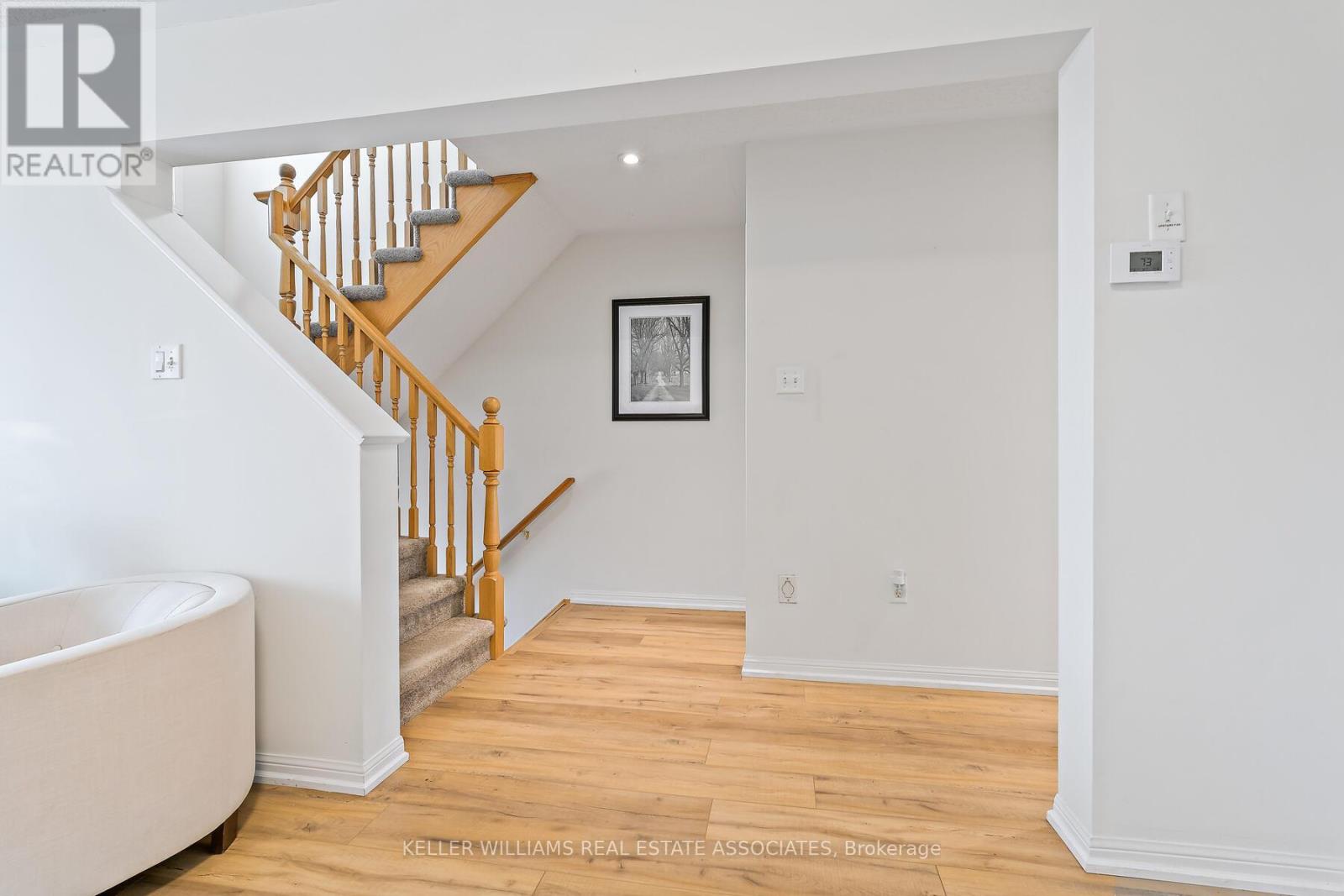 21 Seed House Lane, Halton Hills (Georgetown), Ontario  L7G 6K2 - Photo 6 - W12211913
