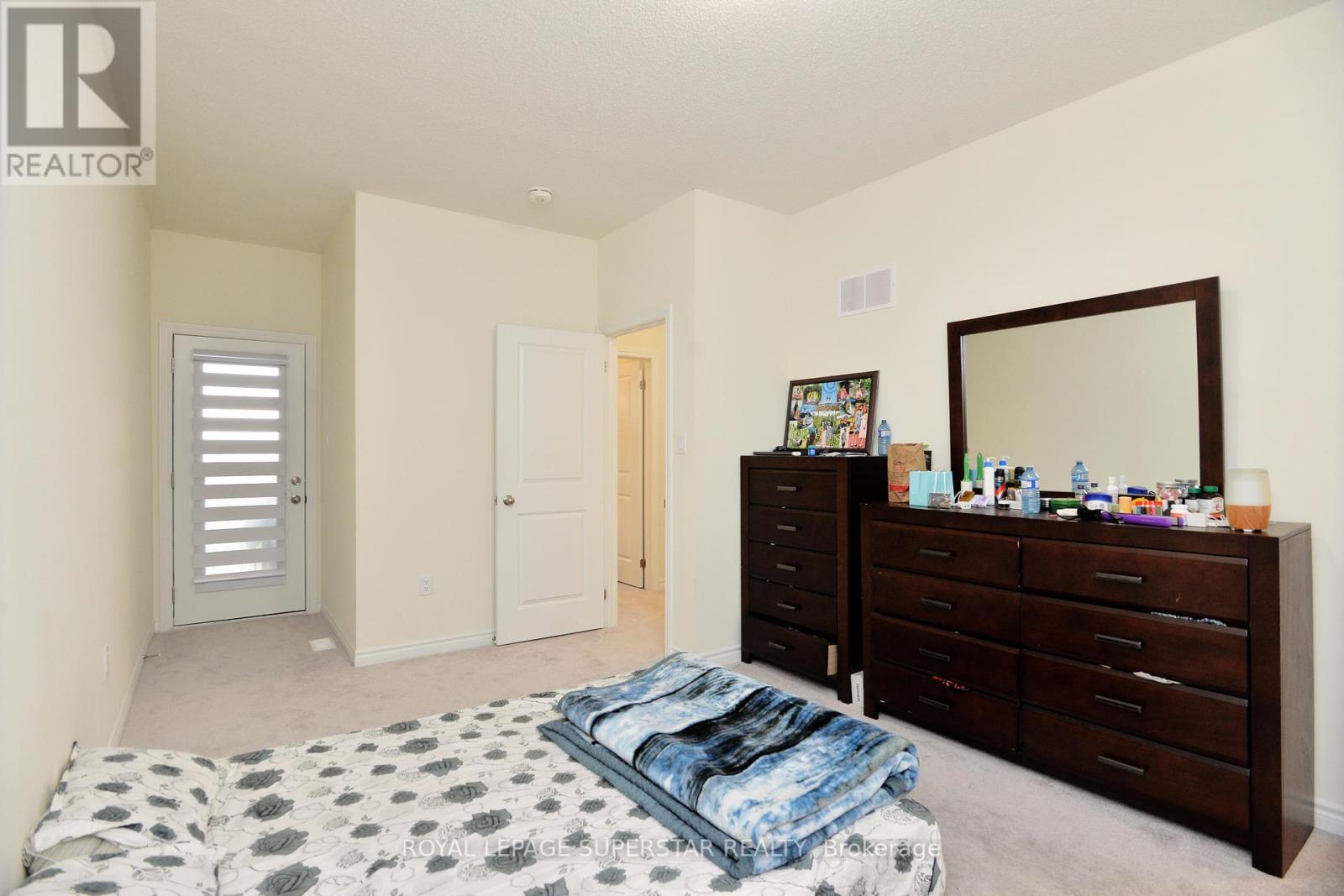 94 Donald Ficht Crescent, Brampton (Northwest Brampton), Ontario  L7A 5H8 - Photo 12 - W12211926