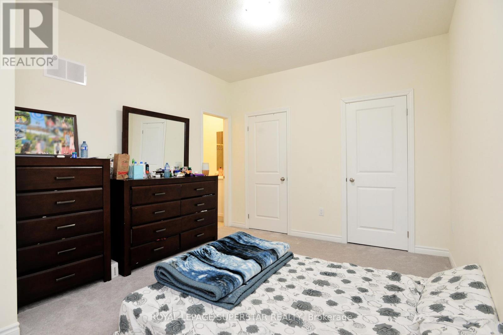 94 Donald Ficht Crescent, Brampton (Northwest Brampton), Ontario  L7A 5H8 - Photo 13 - W12211926