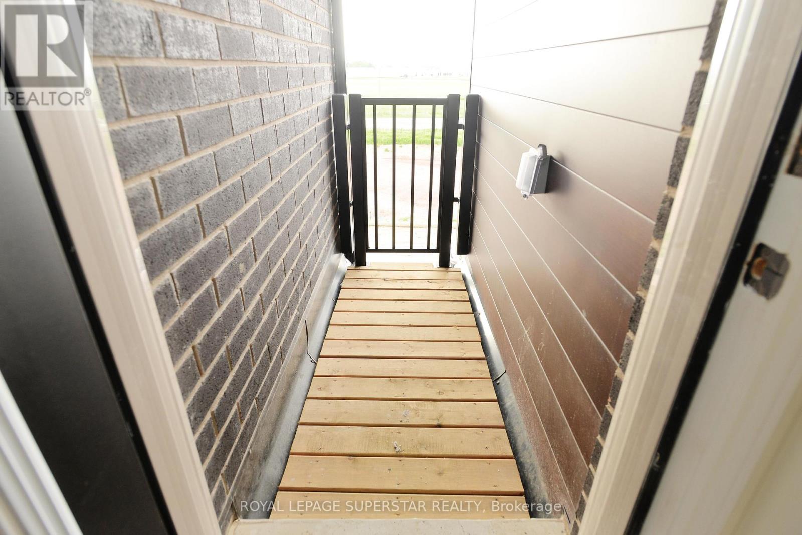 94 Donald Ficht Crescent, Brampton (Northwest Brampton), Ontario  L7A 5H8 - Photo 16 - W12211926