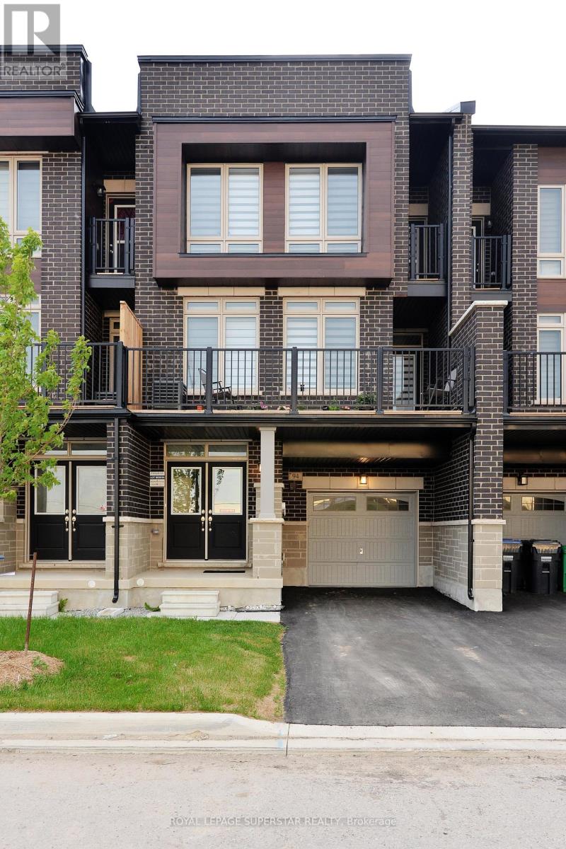 94 Donald Ficht Crescent, Brampton (Northwest Brampton), Ontario  L7A 5H8 - Photo 2 - W12211926