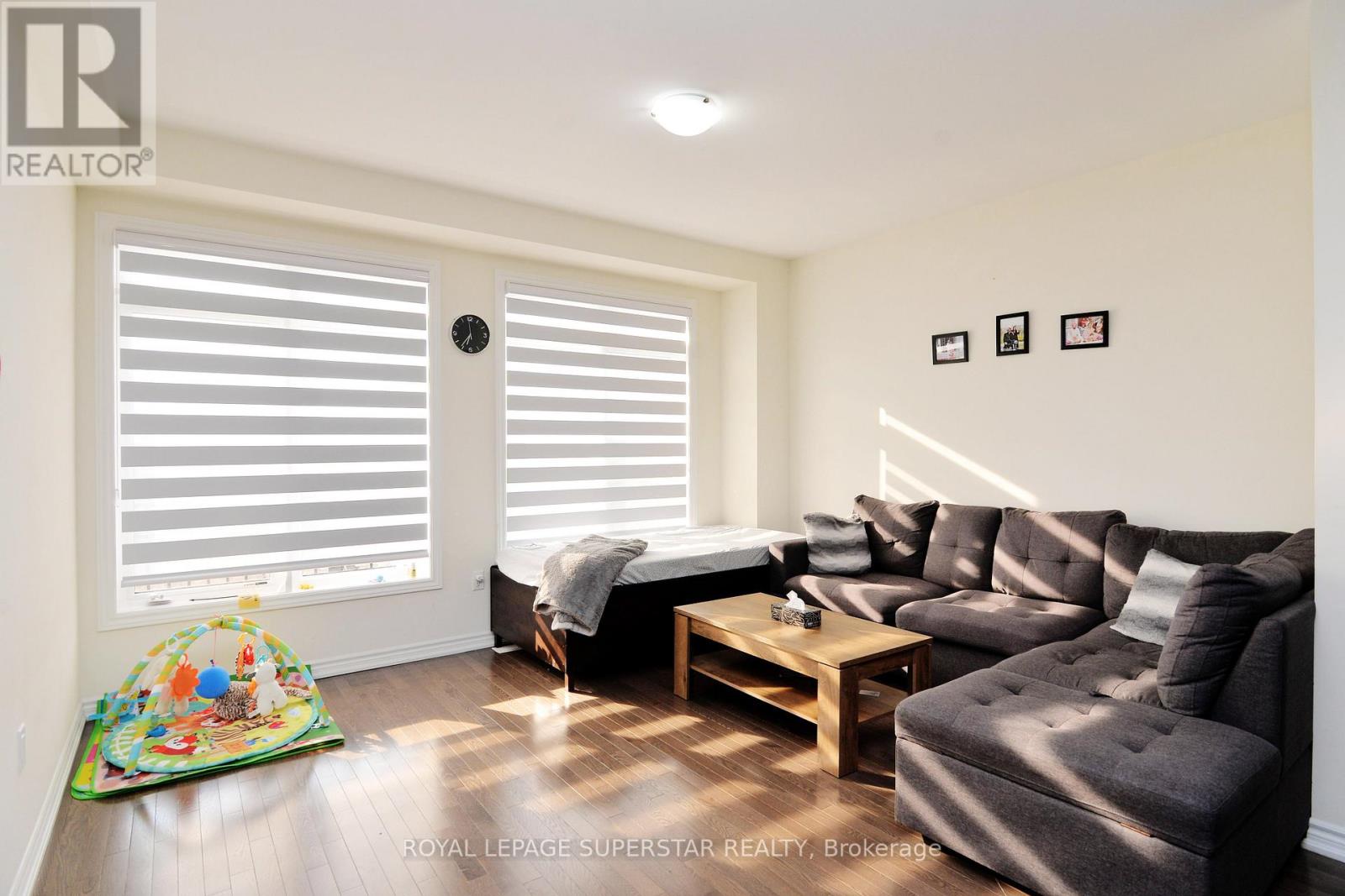 94 Donald Ficht Crescent, Brampton (Northwest Brampton), Ontario  L7A 5H8 - Photo 22 - W12211926
