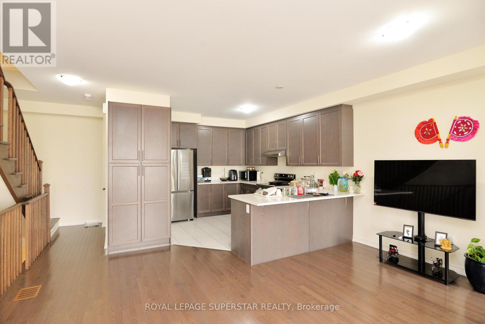 94 Donald Ficht Crescent, Brampton (Northwest Brampton), Ontario  L7A 5H8 - Photo 26 - W12211926