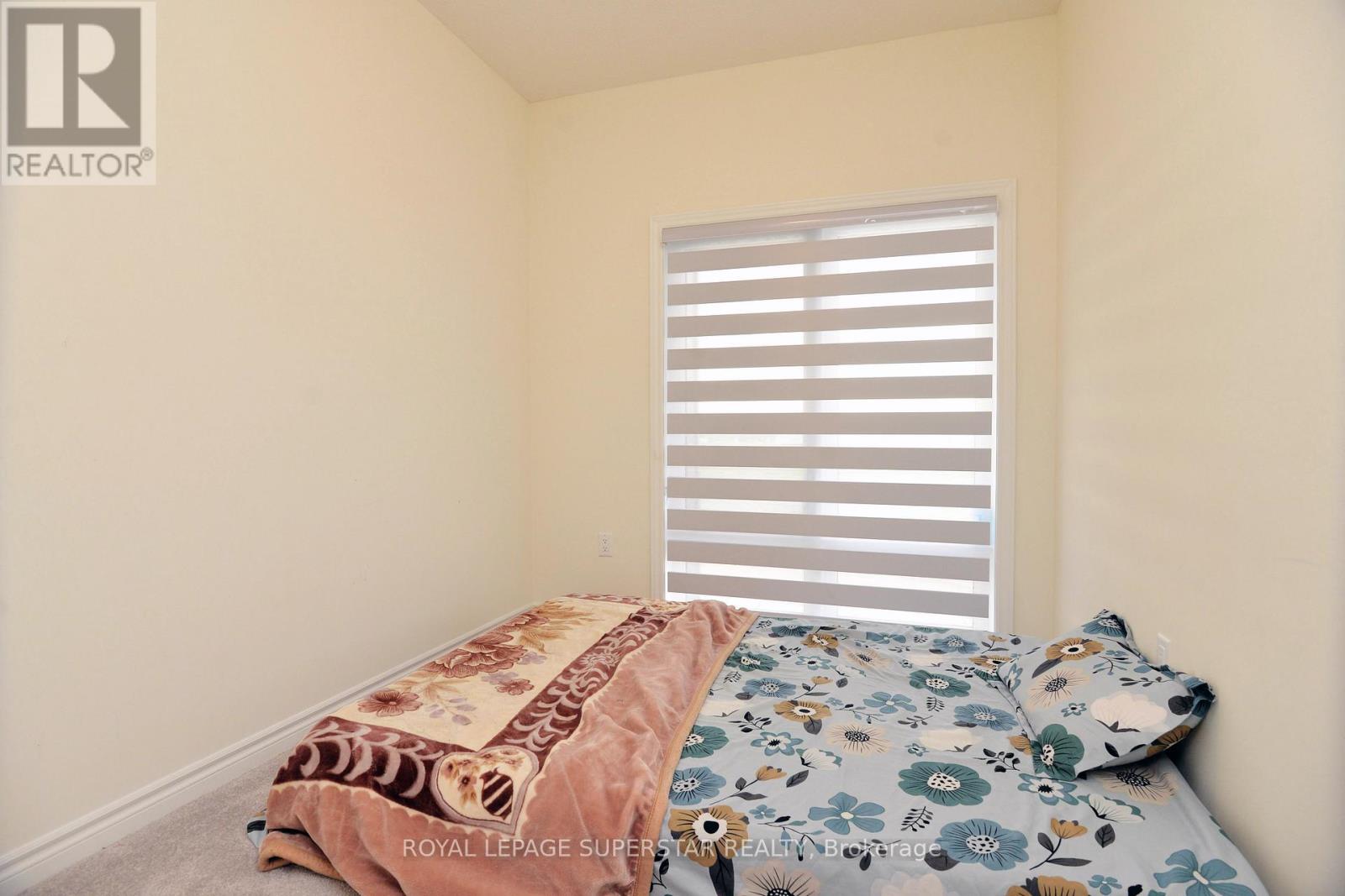 94 Donald Ficht Crescent, Brampton (Northwest Brampton), Ontario  L7A 5H8 - Photo 5 - W12211926