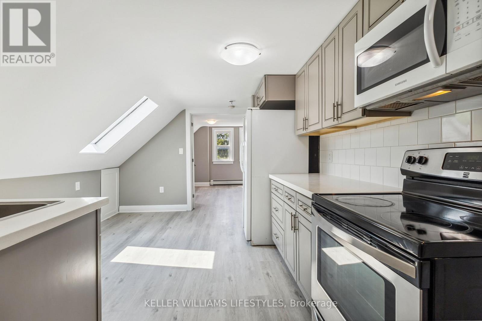 Upper - 88 Britannia Avenue, London North, Ontario  N6H 2J2 - Photo 10 - X12149796