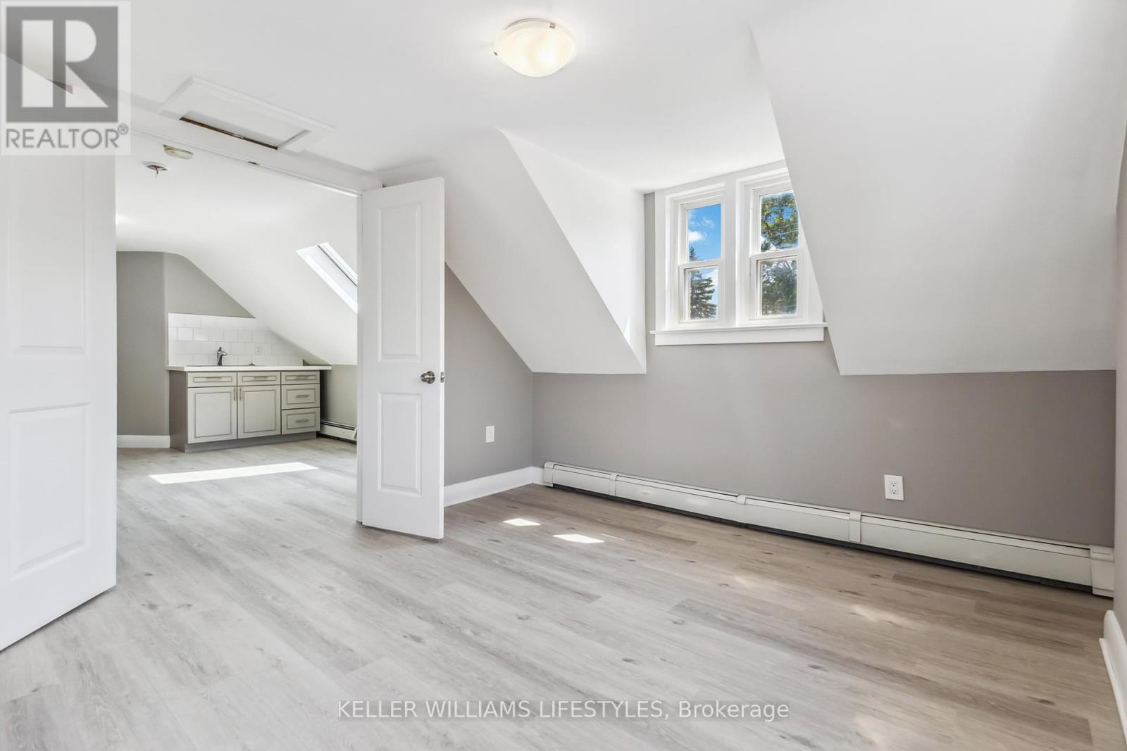 Upper - 88 Britannia Avenue, London North, Ontario  N6H 2J2 - Photo 17 - X12149796