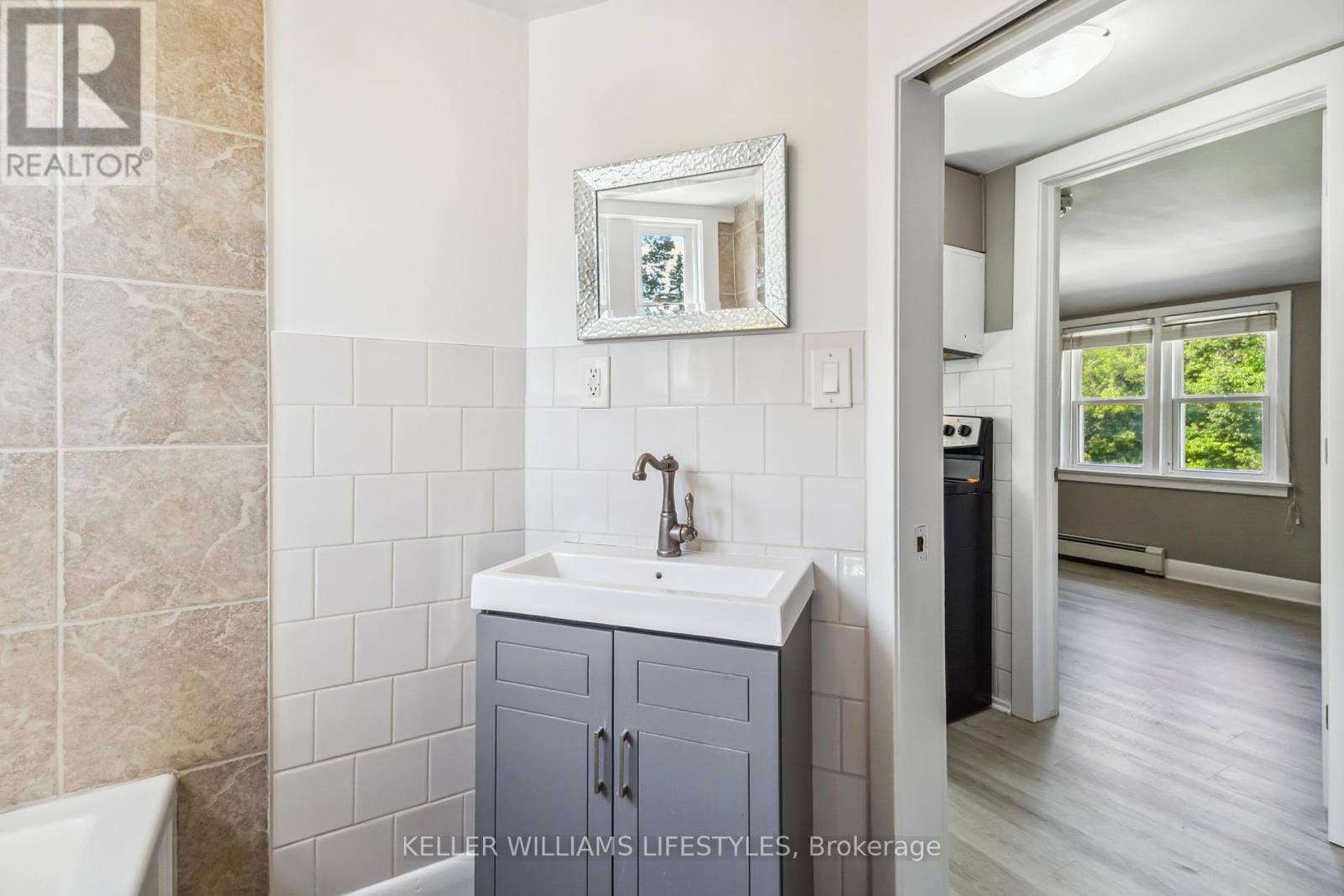 Upper - 88 Britannia Avenue, London North, Ontario  N6H 2J2 - Photo 20 - X12149796