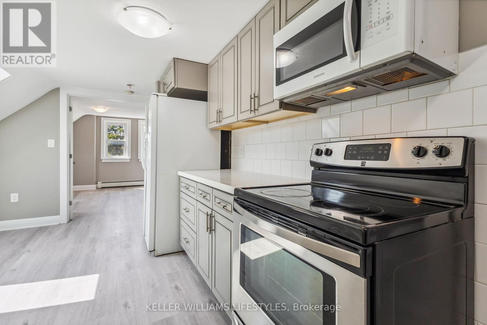Upper - 88 Britannia Avenue, London North, Ontario  N6H 2J2 - Photo 9 - X12149796