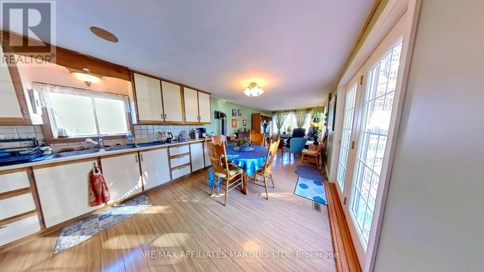 20977 Lochiel Road, North Glengarry, Ontario  K0C 1A0 - Photo 7 - X12052613
