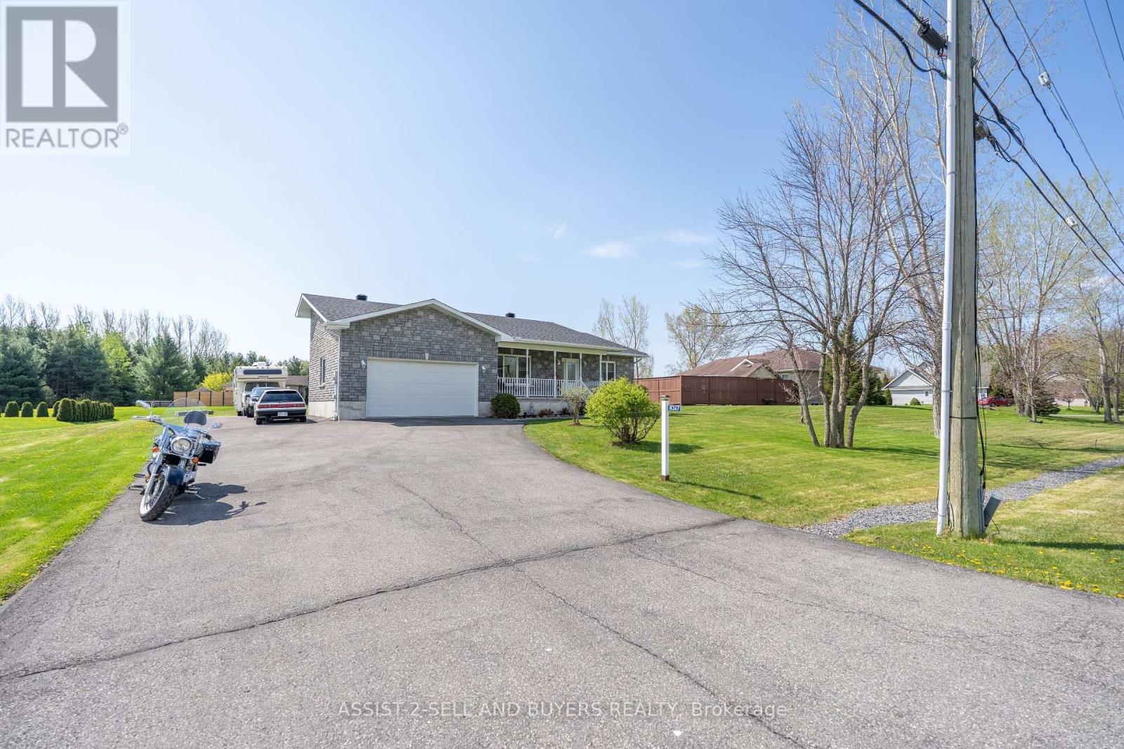 18267 Samuel Drive S, South Glengarry, Ontario  K6H 7J1 - Photo 2 - X12186255