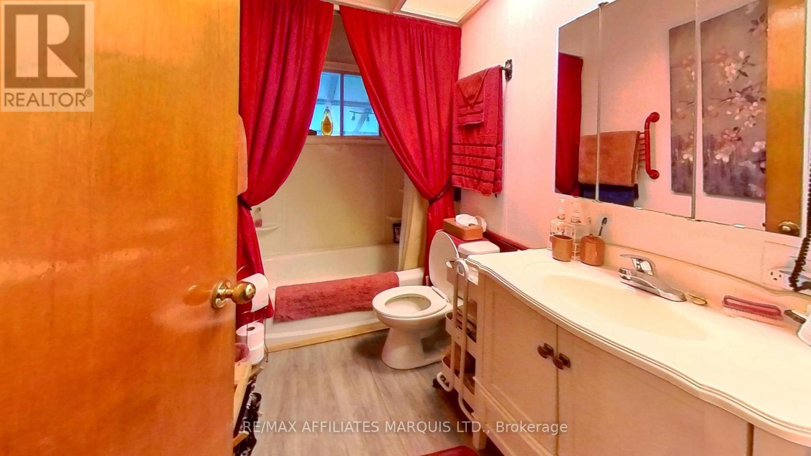 20977 Lochiel Road, North Glengarry, Ontario  K0C 1A0 - Photo 9 - X12052613