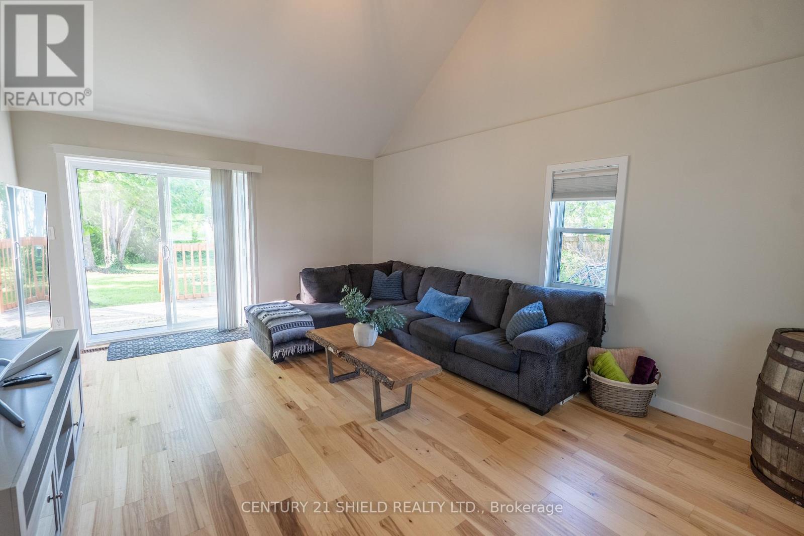 907 2nd Street W, Cornwall, Ontario  K6J 1H8 - Photo 10 - X12207641