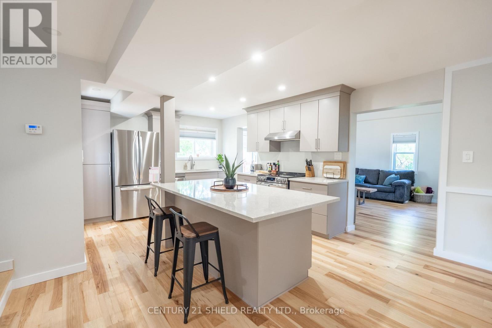 907 2nd Street W, Cornwall, Ontario  K6J 1H8 - Photo 17 - X12207641