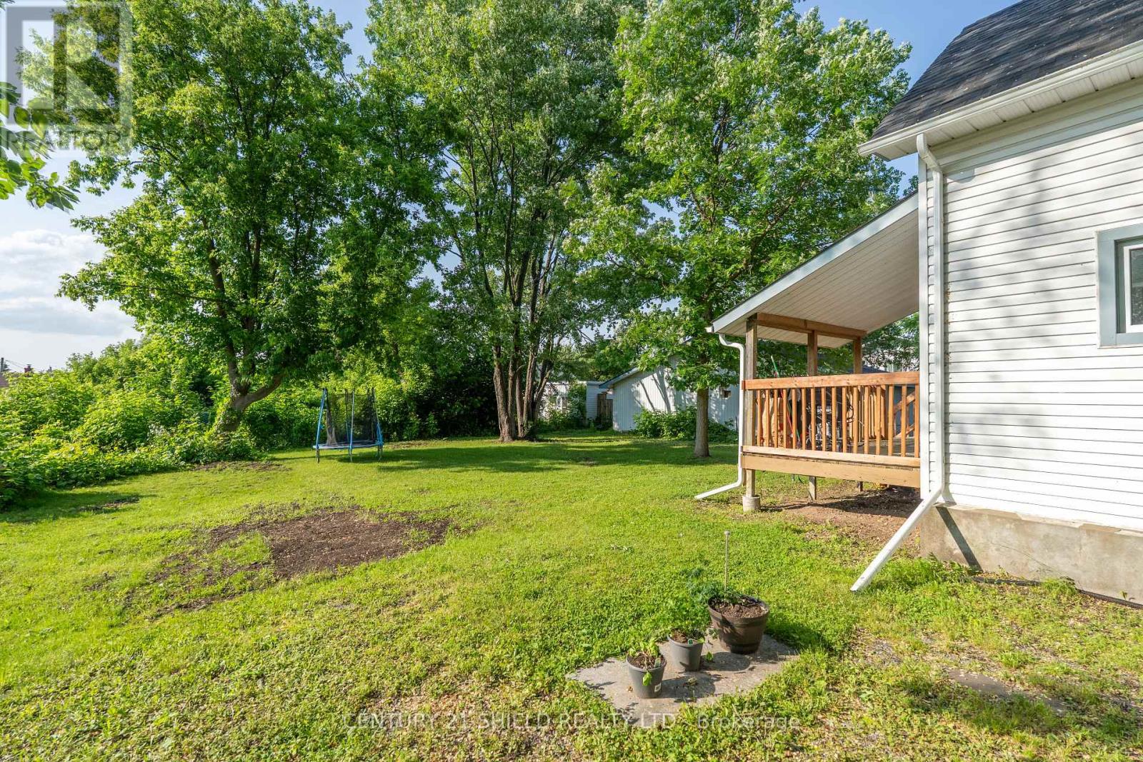 907 2nd Street W, Cornwall, Ontario  K6J 1H8 - Photo 4 - X12207641