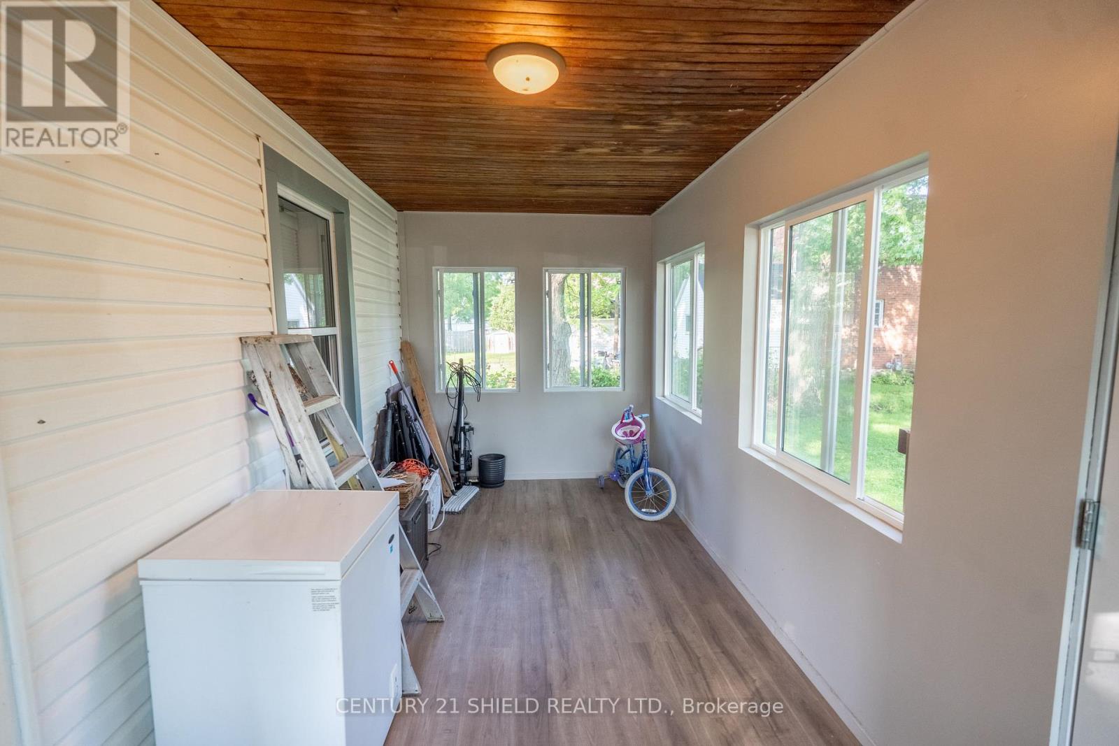907 2nd Street W, Cornwall, Ontario  K6J 1H8 - Photo 8 - X12207641