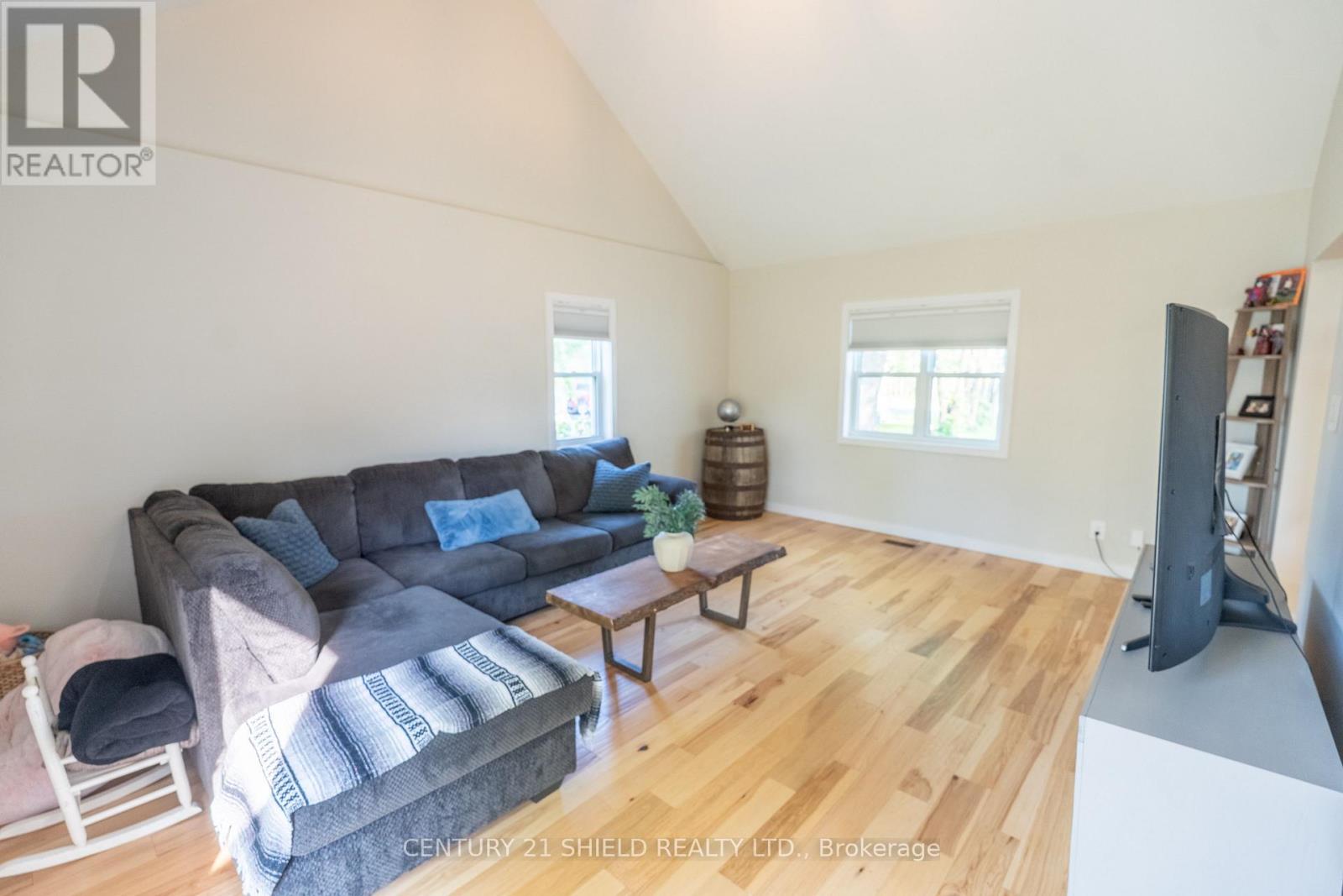 907 2nd Street W, Cornwall, Ontario  K6J 1H8 - Photo 12 - X12207641