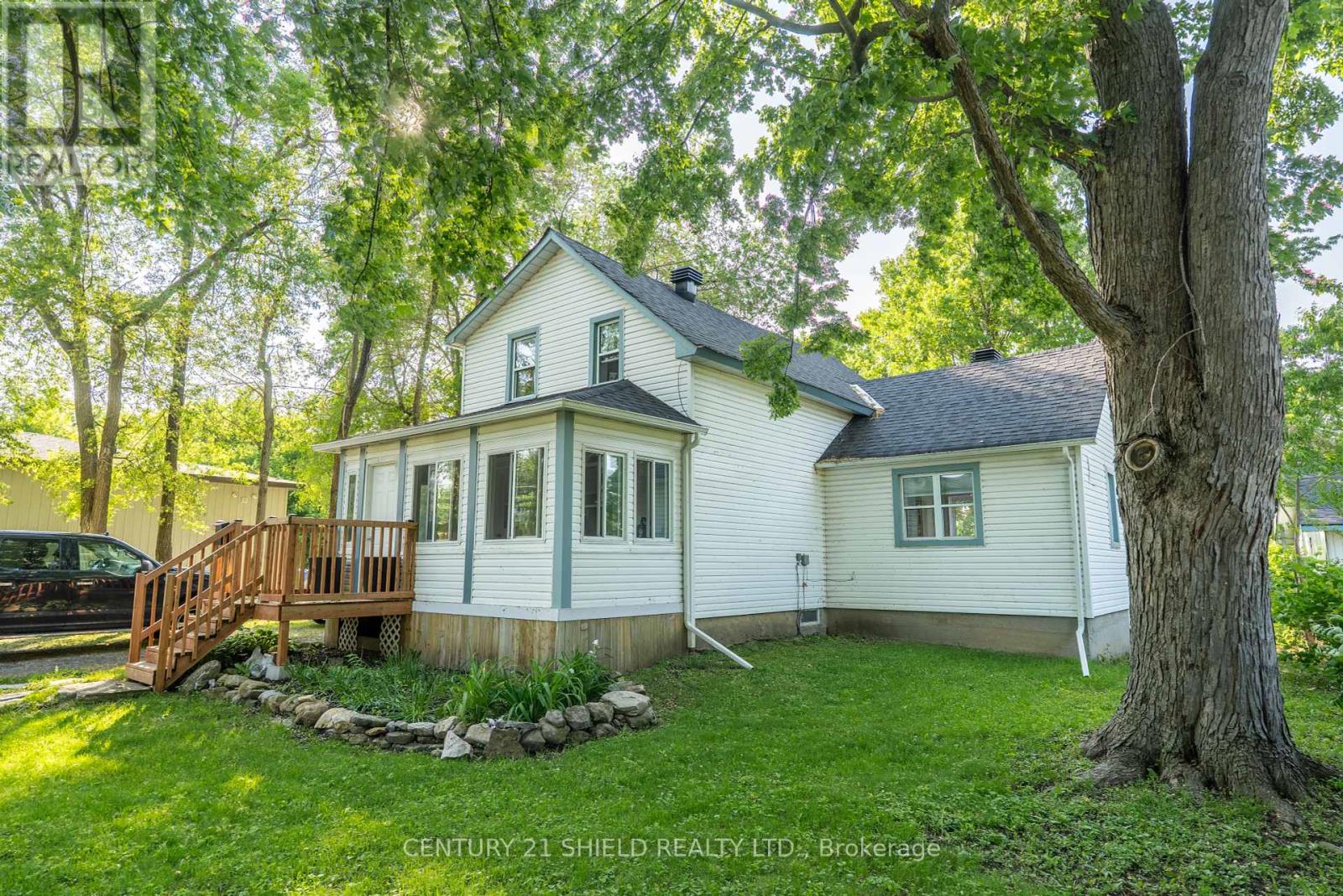907 2nd Street W, Cornwall, Ontario  K6J 1H8 - Photo 3 - X12207641