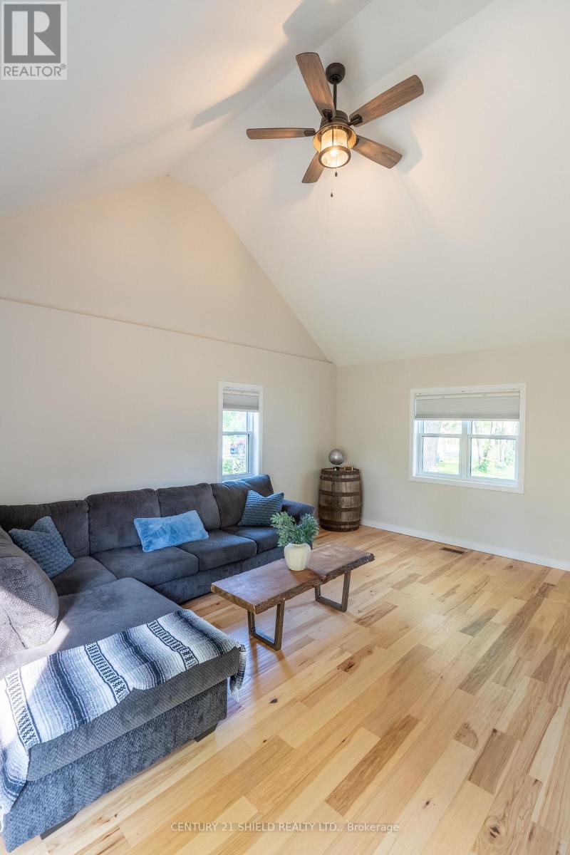 907 2nd Street W, Cornwall, Ontario  K6J 1H8 - Photo 11 - X12207641