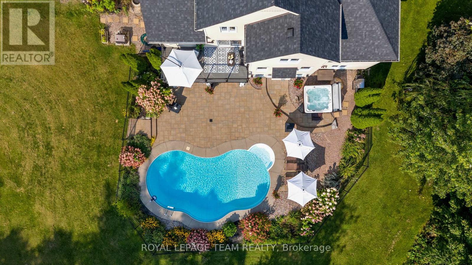 112 Lady Lochead Lane, Ottawa, Ontario  K0A 1L0 - Photo 36 - X12140807