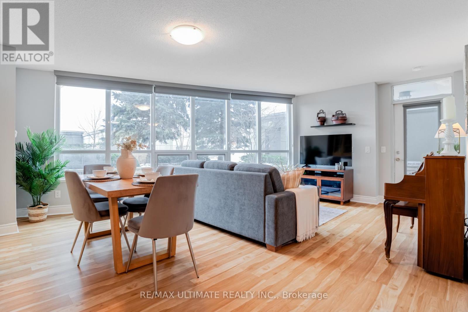 319 - 25 GREENVIEW AVENUE, Toronto, Ontario