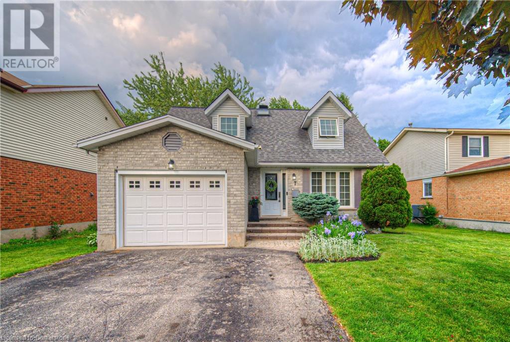 7 DAWN Crescent, Cambridge, Ontario