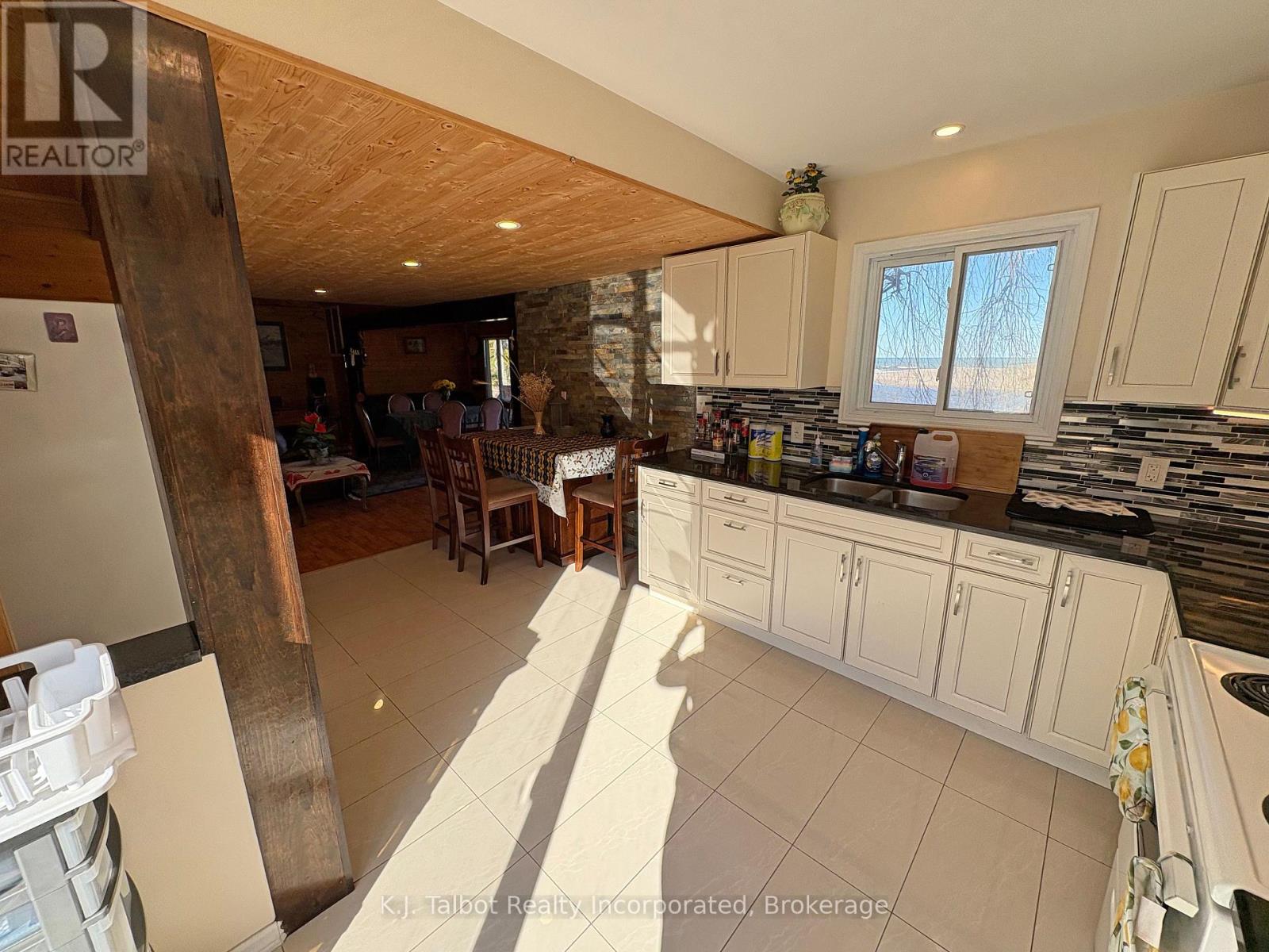 11 Apple Lane, Ashfield-Colborne-Wawanosh (Ashfield), Ontario  N7A 3X9 - Photo 25 - X12100912