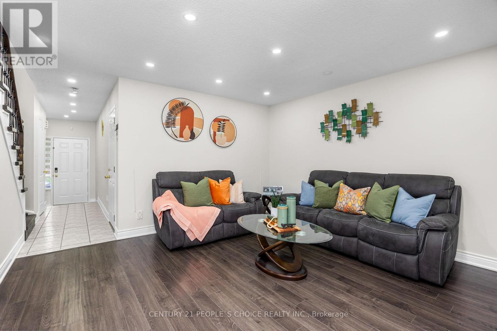 13 Melissa Court, Brampton, Ontario  L6X 4X1 - Photo 6 - W12211324