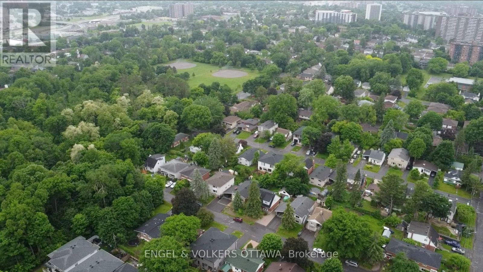 886 Ivanhoe Avenue, Ottawa, Ontario  K2B 5S5 - Photo 35 - X12211460