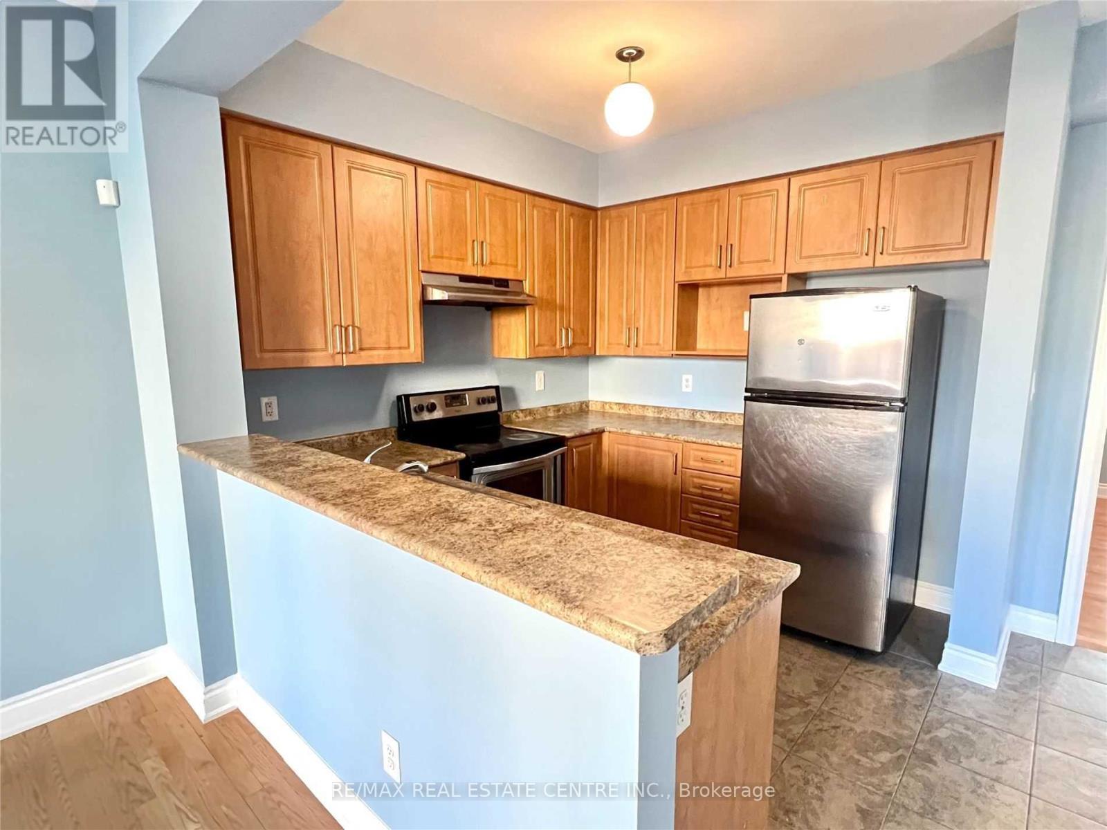 211 Elbern Markell Drive, Brampton, Ontario  L6X 3A9 - Photo 8 - W12206316