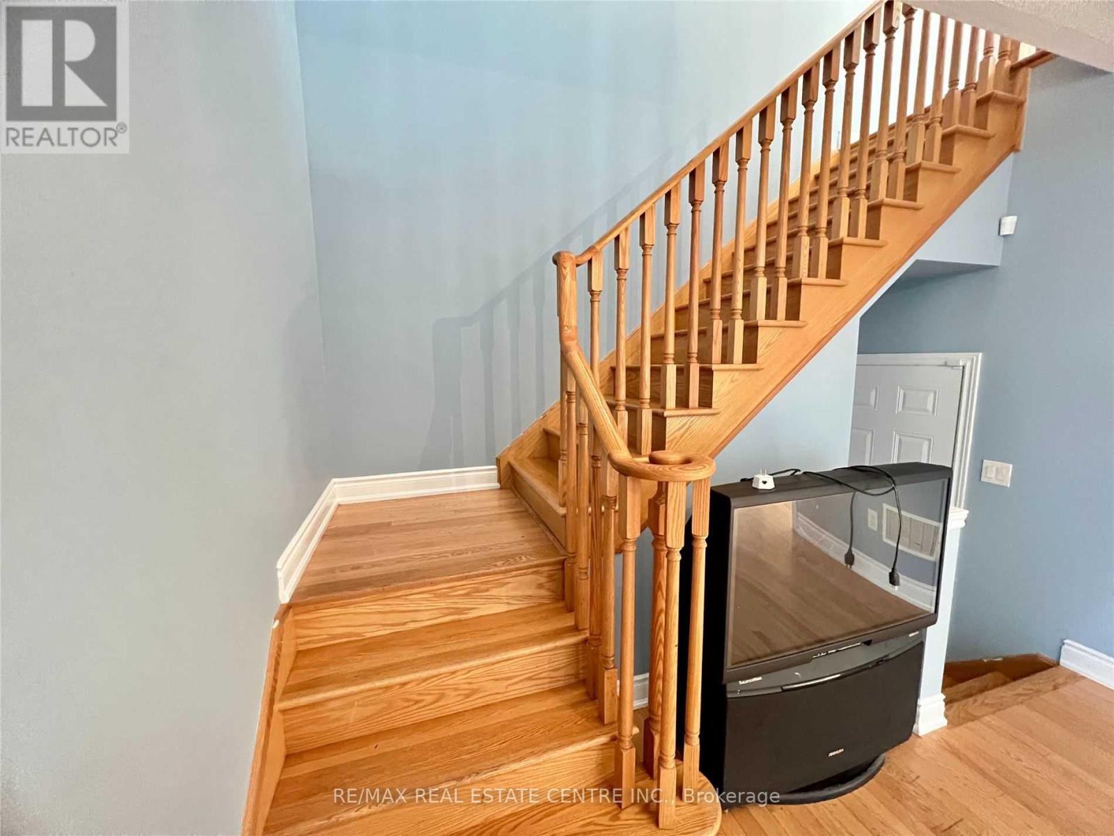 211 Elbern Markell Drive, Brampton, Ontario  L6X 3A9 - Photo 12 - W12206316