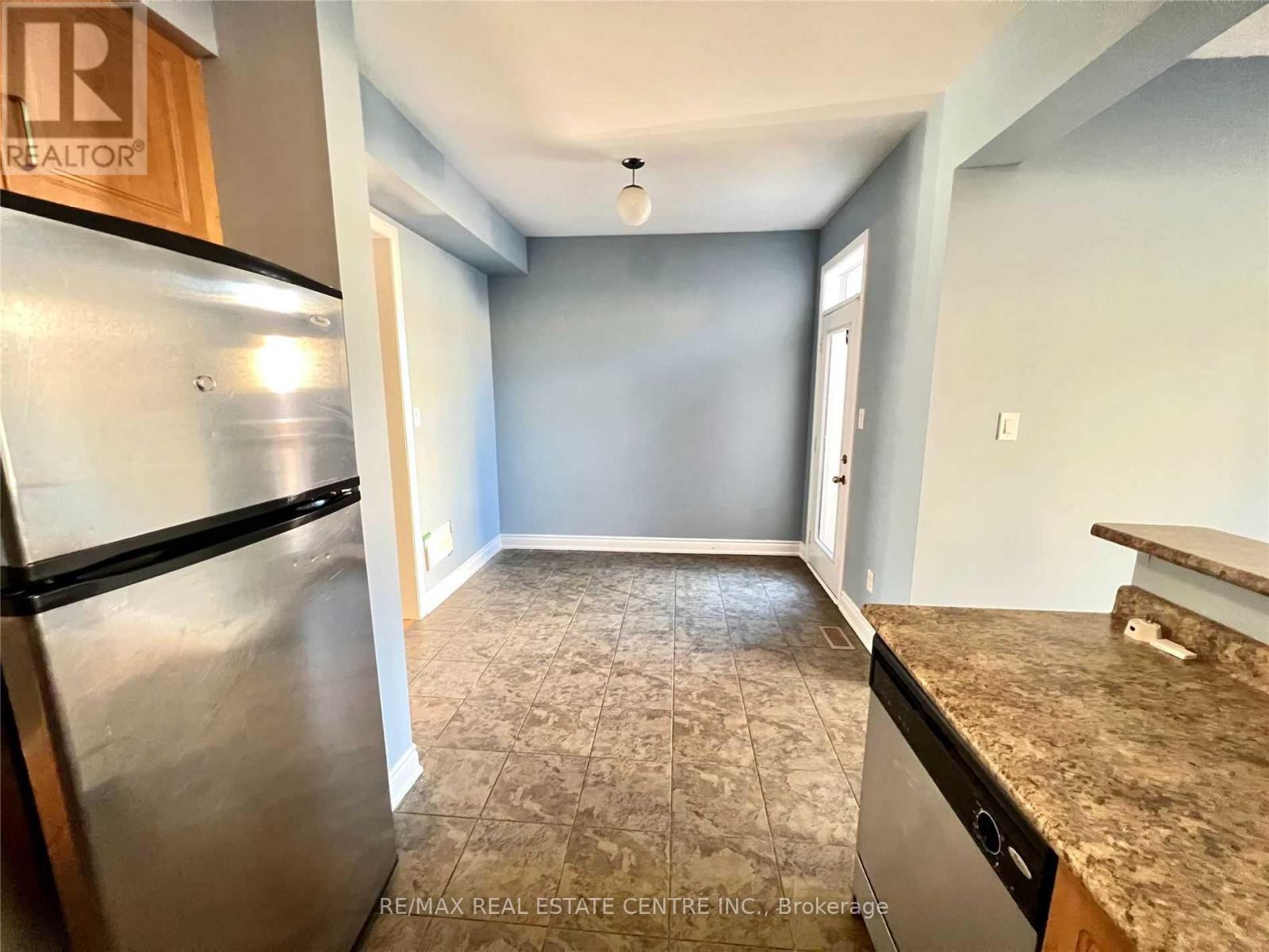 211 Elbern Markell Drive, Brampton, Ontario  L6X 3A9 - Photo 6 - W12206316
