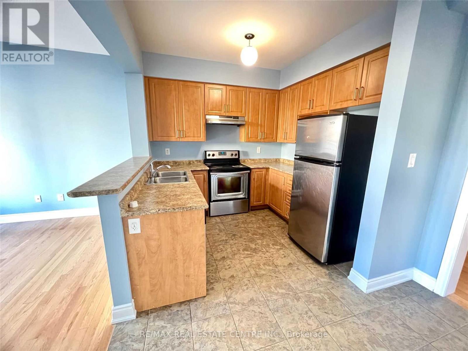 211 Elbern Markell Drive, Brampton, Ontario  L6X 3A9 - Photo 7 - W12206316