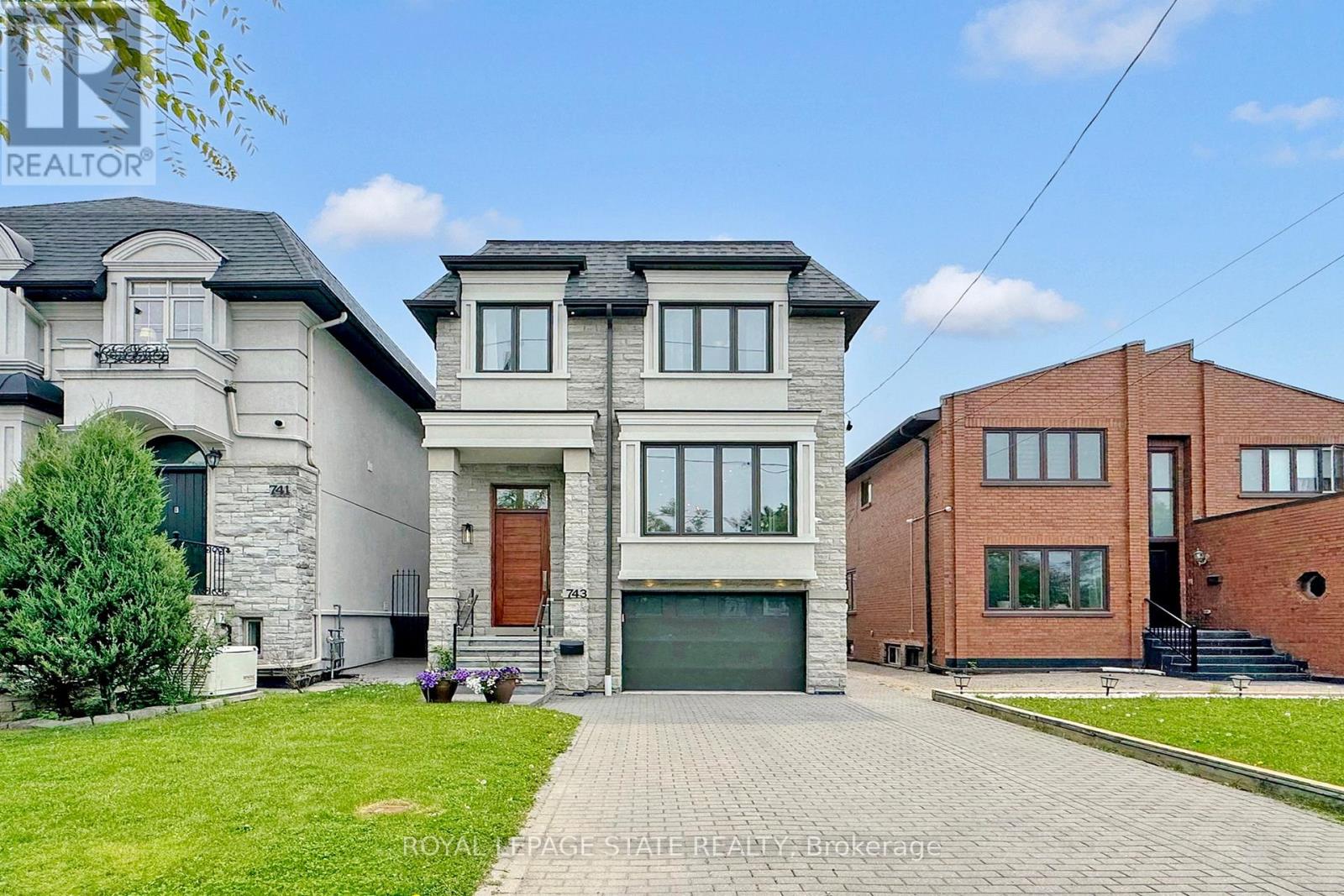 743 GLENCAIRN AVENUE, Toronto, Ontario