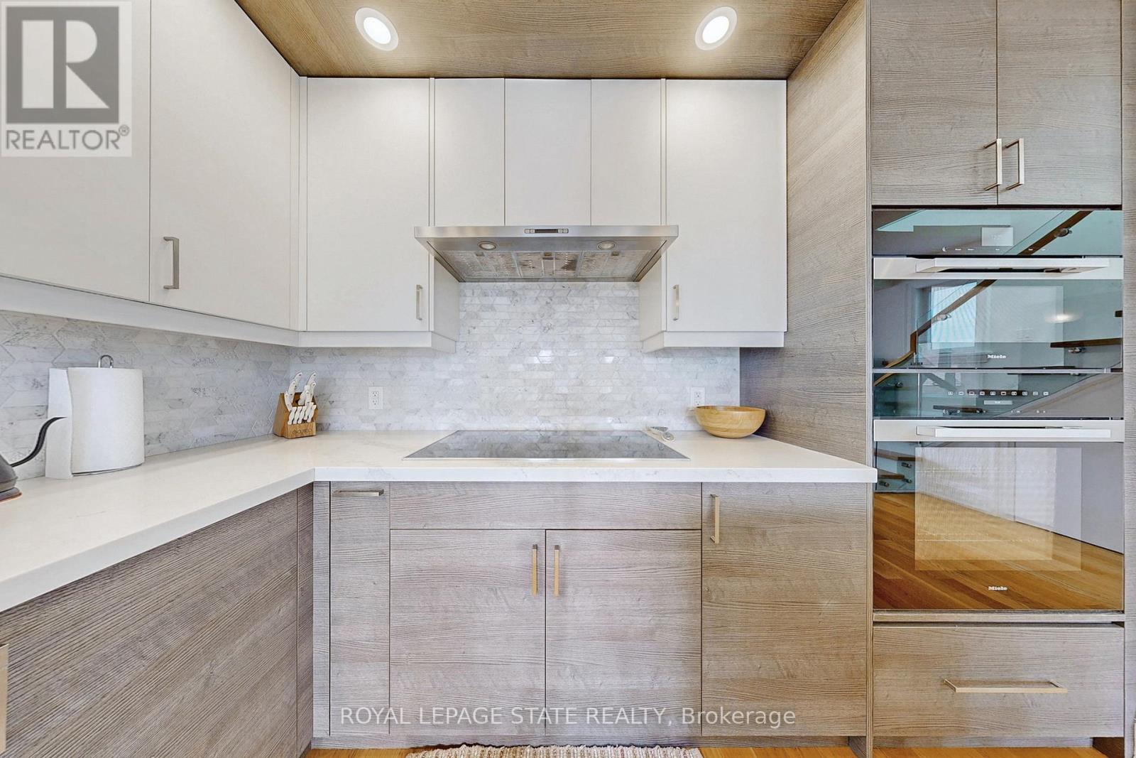743 Glencairn Avenue, Toronto, Ontario  M6B 1Z9 - Photo 13 - C12212132