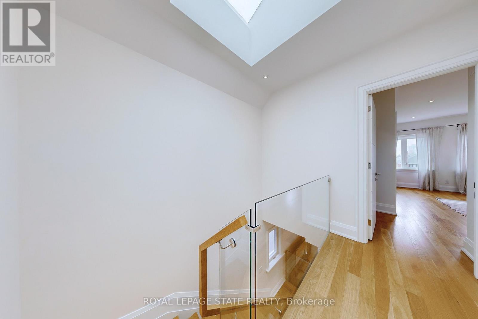 743 Glencairn Avenue, Toronto, Ontario  M6B 1Z9 - Photo 18 - C12212132