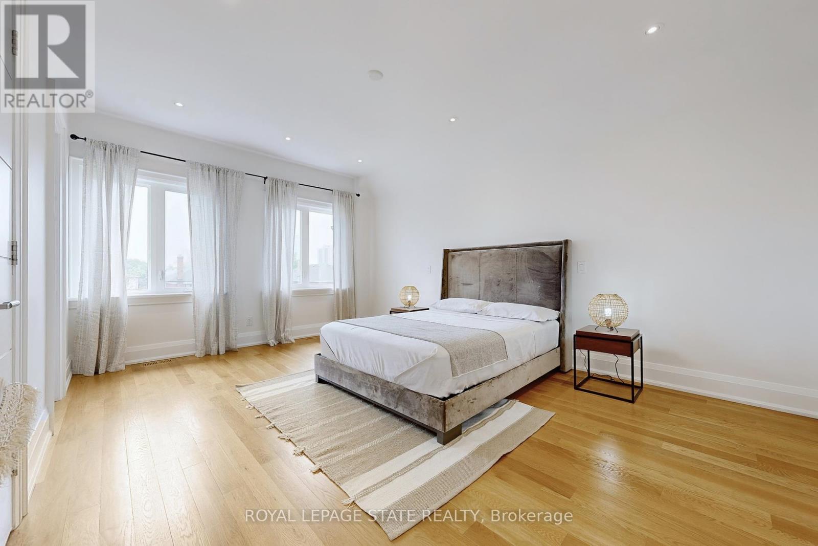 743 Glencairn Avenue, Toronto, Ontario  M6B 1Z9 - Photo 19 - C12212132