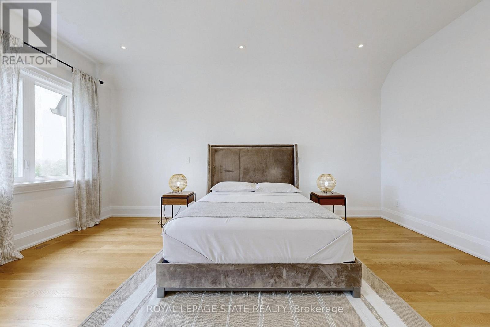 743 Glencairn Avenue, Toronto, Ontario  M6B 1Z9 - Photo 20 - C12212132