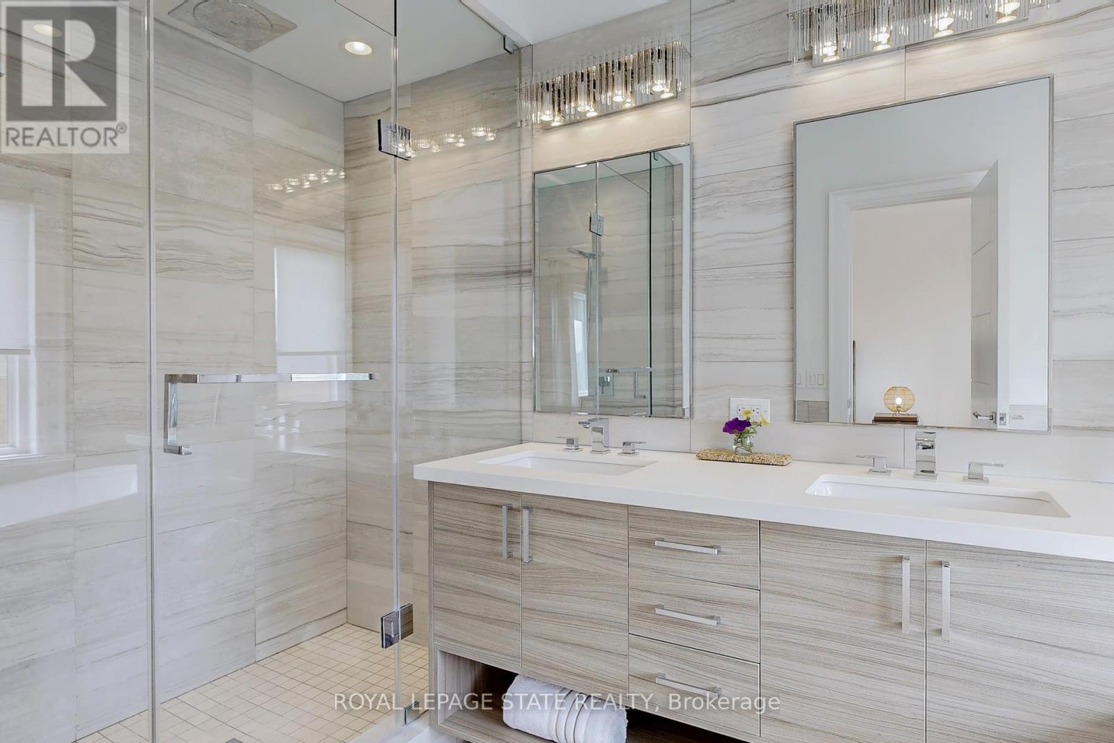 743 Glencairn Avenue, Toronto, Ontario  M6B 1Z9 - Photo 22 - C12212132