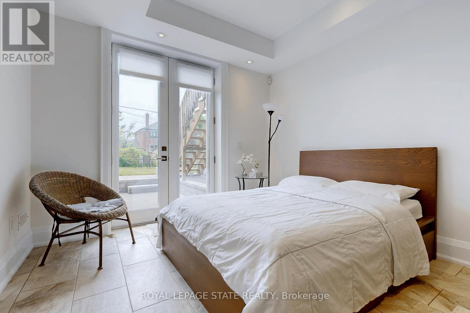743 Glencairn Avenue, Toronto, Ontario  M6B 1Z9 - Photo 32 - C12212132