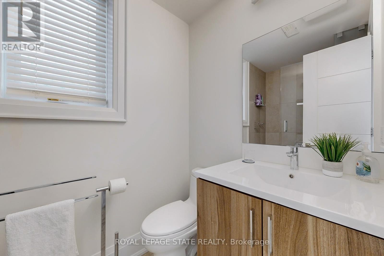 743 Glencairn Avenue, Toronto, Ontario  M6B 1Z9 - Photo 35 - C12212132