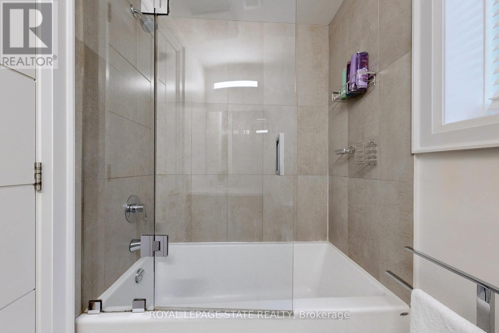 743 Glencairn Avenue, Toronto, Ontario  M6B 1Z9 - Photo 36 - C12212132