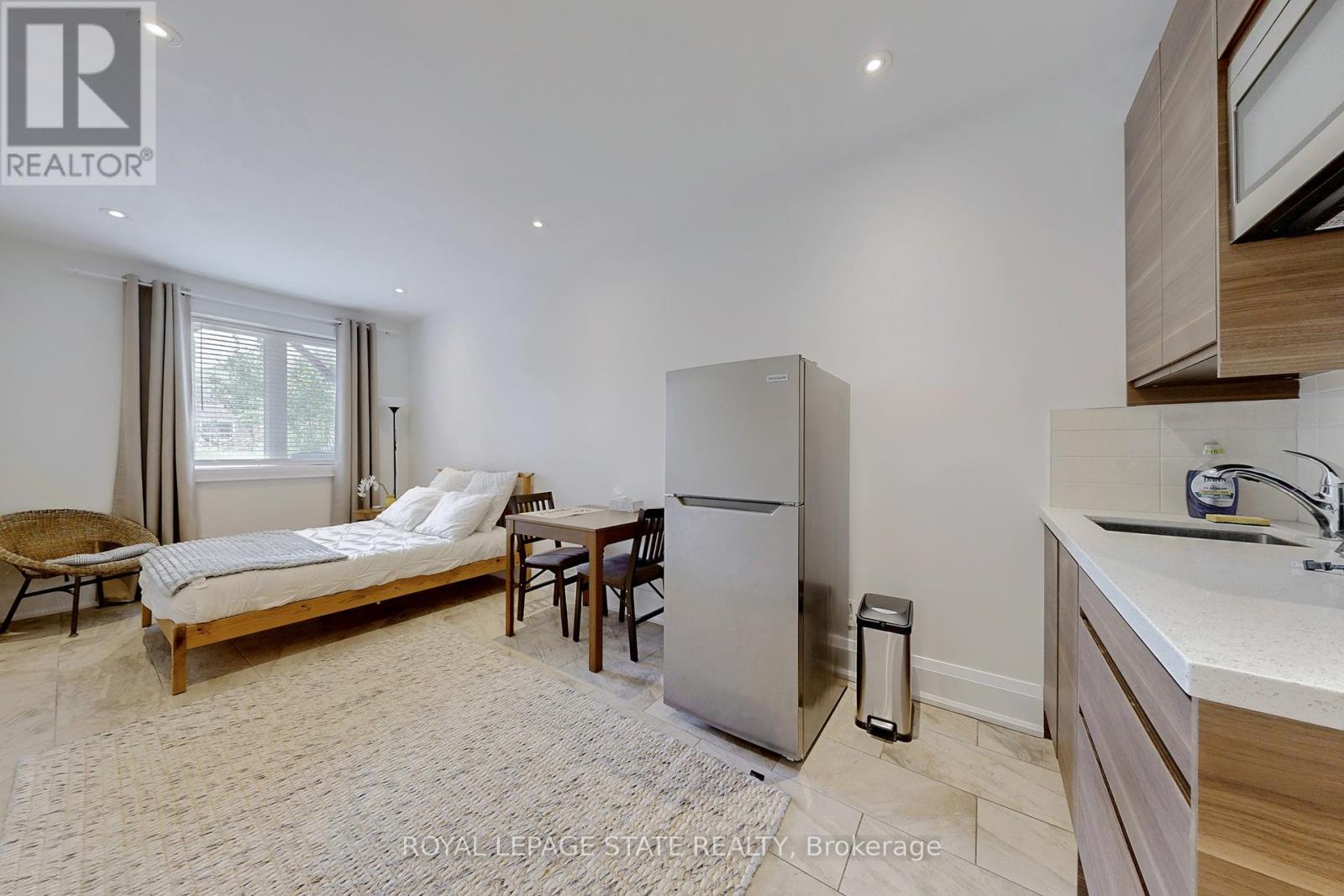 743 Glencairn Avenue, Toronto, Ontario  M6B 1Z9 - Photo 37 - C12212132