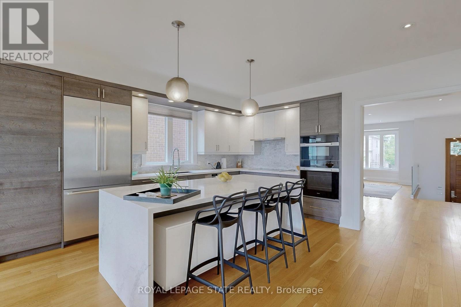 743 Glencairn Avenue, Toronto, Ontario  M6B 1Z9 - Photo 9 - C12212132