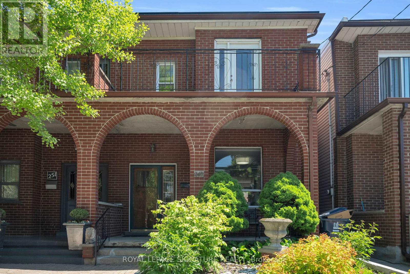 249 CLINTON STREET, Toronto, Ontario