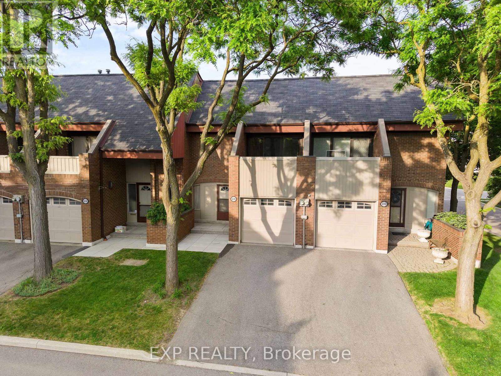 108 FLAMING ROSE WAY, Toronto, Ontario